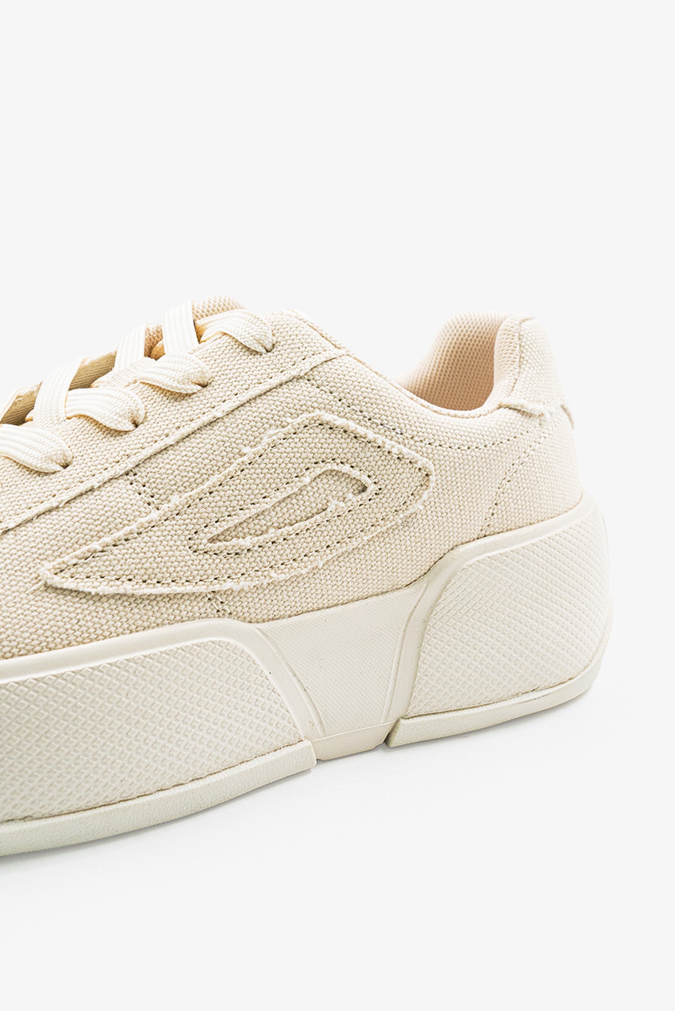 Women's Sangria Canvas Platform